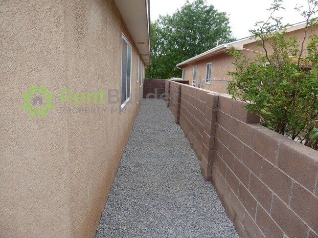 Building Photo - CALL US TODAY AT (505) 808-6467 TO SCHEDUL...