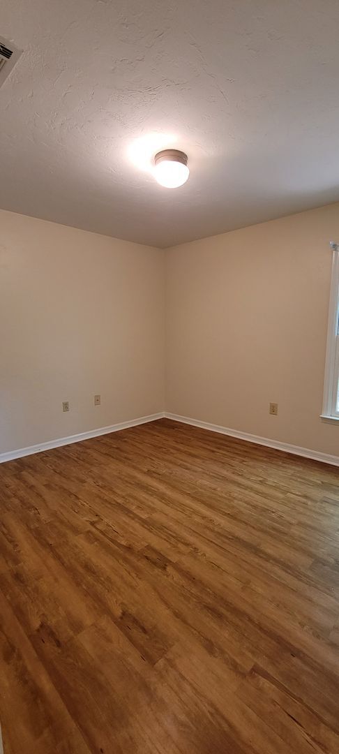 Building Photo - 3/2 ( Haile Plantation- Laurel Park )