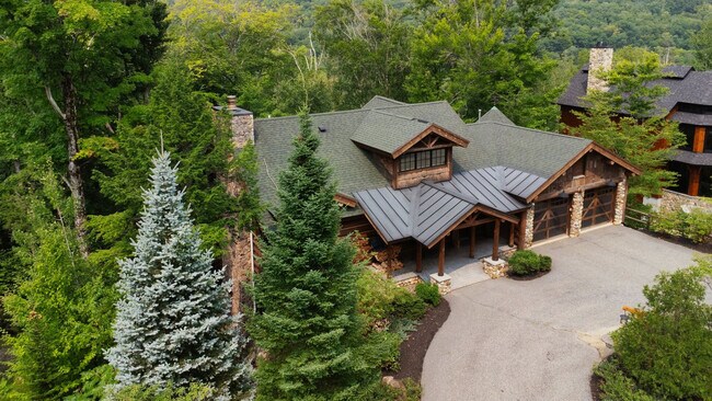 Building Photo - 15 Hemlock Dr