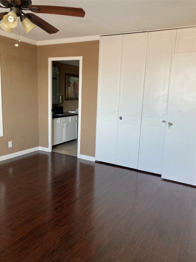 Building Photo - 7520 Hornwood Dr