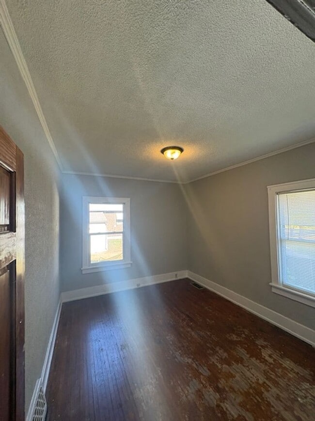 Building Photo - 2 Bedroom  1 Bathroom single family home in Peoria, IL