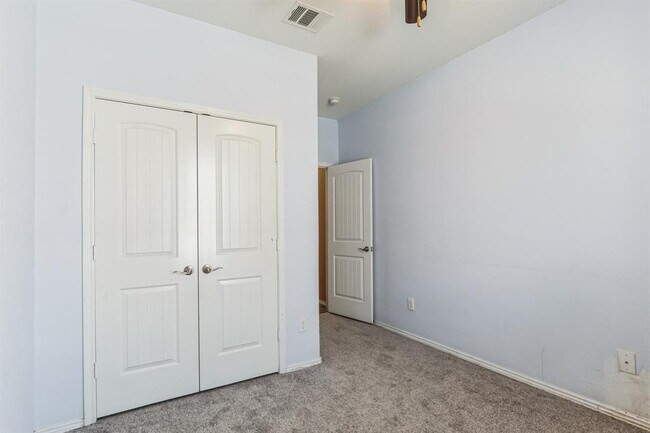 Building Photo - 1029 Brighton Pl