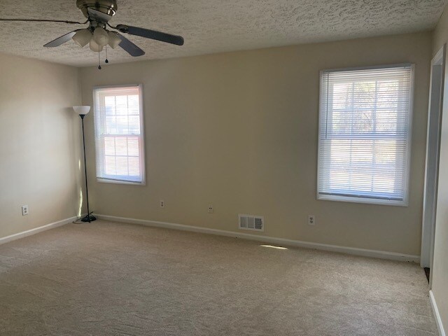 Master Bedroom - 3099 Hopkins Rd