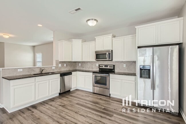 Building Photo - 12553 Druids Glen Dr
