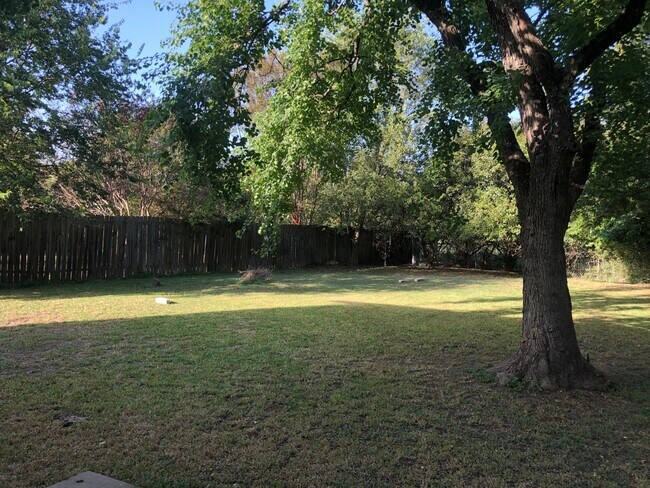 Building Photo - 4506 Adelphi Ln