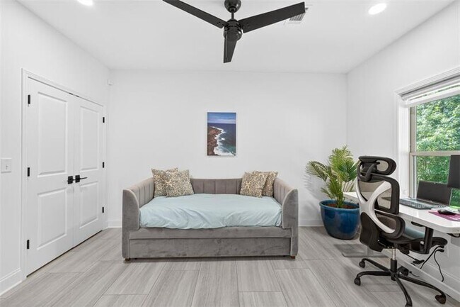 Building Photo - 345 Wiman Park Ln