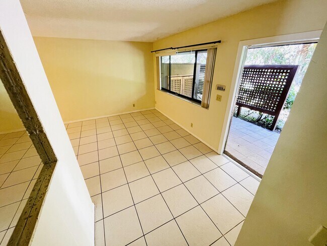 Building Photo - 3096 Collin Dr