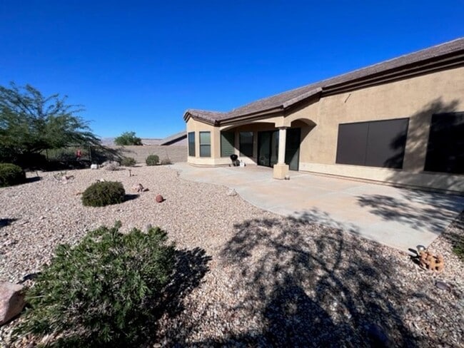 Building Photo - 3 Bed 2 Bath Golf Gated Community Pet Friendly,Boat Garage. Bullhead Parkway