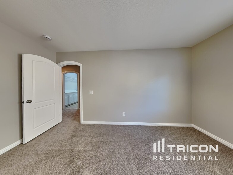 Building Photo - 25505 Hyacinth St