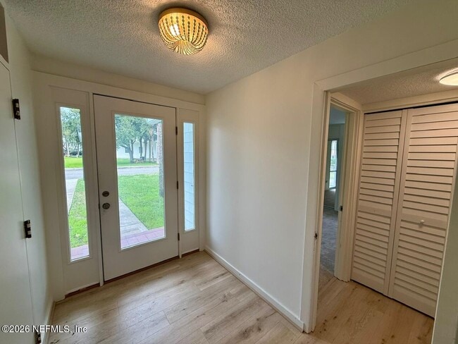 Building Photo - 222 7th St