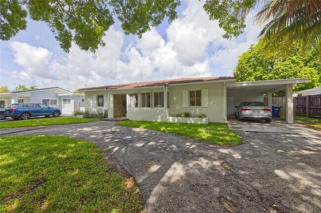 Building Photo - 8240 SW 62nd Ct
