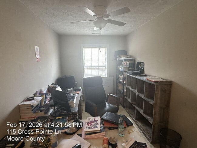 Building Photo - 115 Cross Pointe Ln