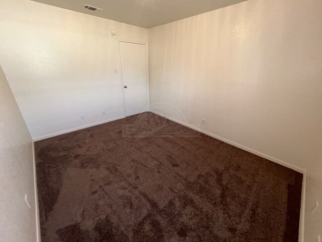 Building Photo - 1303 Cinch Dr