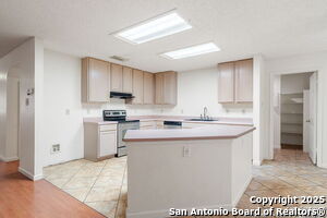 Building Photo - 17427 Sapphire Rim Dr