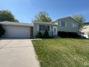 Building Photo - Beautiful Taylorsville Home for rent!