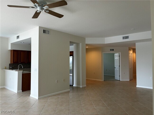 Building Photo - 16570 Crownsbury Way