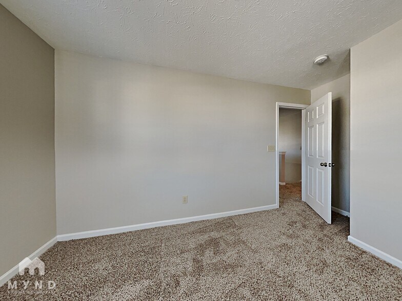 Building Photo - 2352 Rosewood Dr