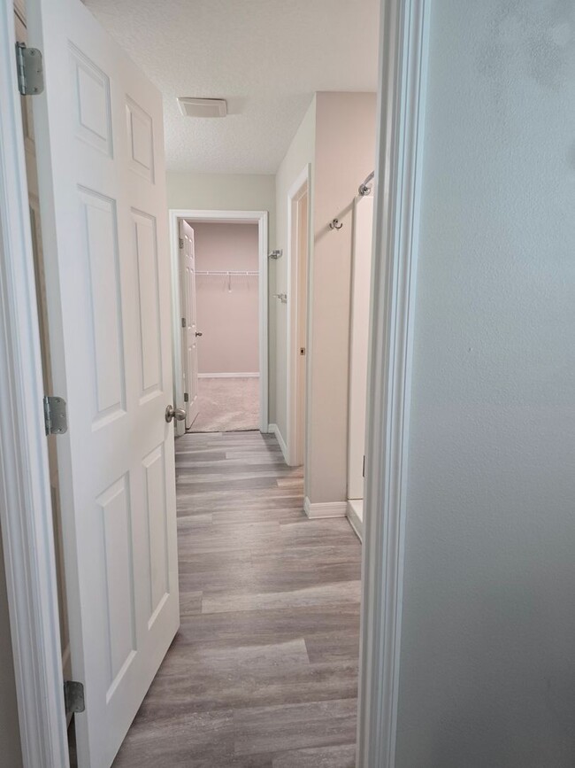 Building Photo - Lakeland 5 Bedroom 3 Bath