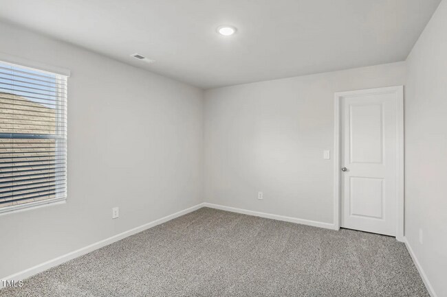 Building Photo - 314 White Birch Ln