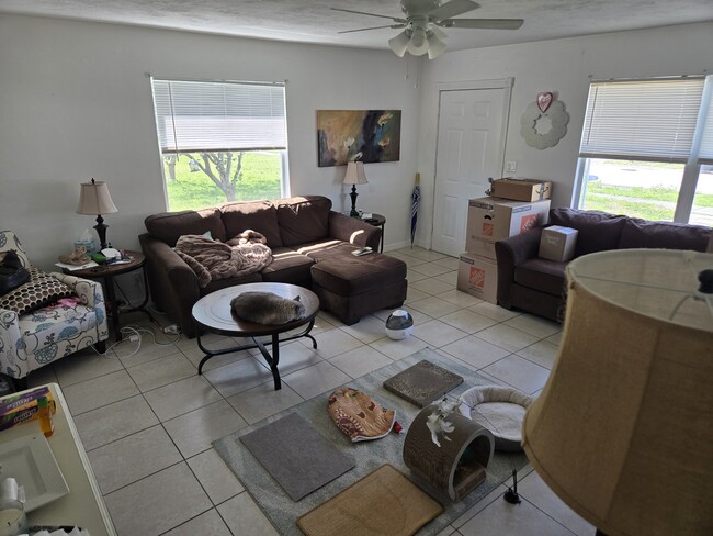 Building Photo - 530 Freeport Ave N