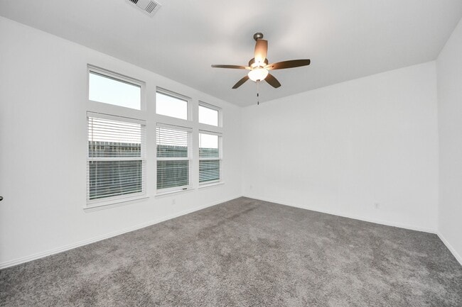 Building Photo - 5827 Northern Rose Ln