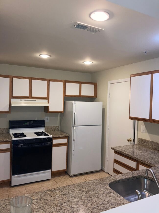 Building Photo - 4811 Waltonshire Cir