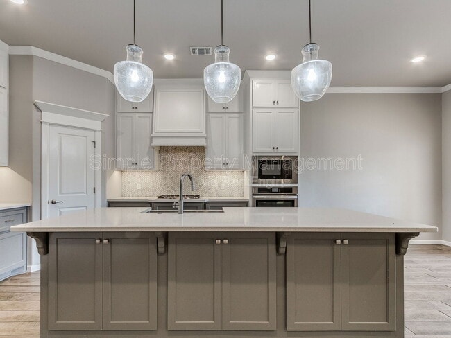 Building Photo - 4013 Palmetto Trail