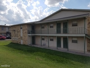 Building Photo - 505 Hackberry St