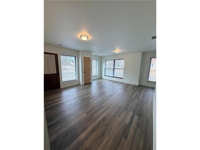 Building Photo - 131 W 46th St