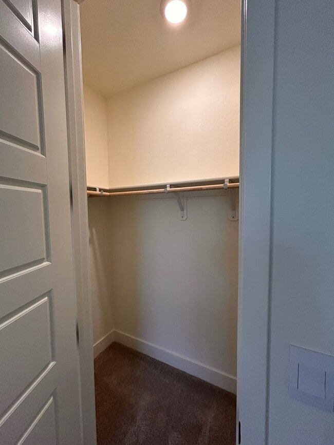 Building Photo - Beautiful Brand New home for rent in Visalia!