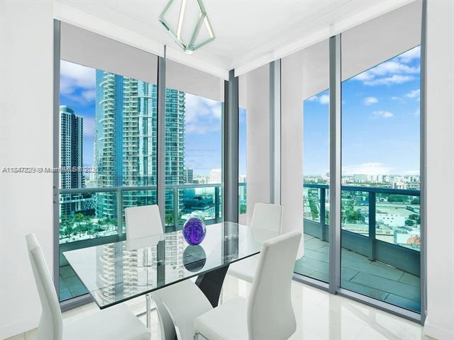 Building Photo - 900 Biscayne Blvd