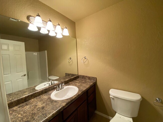 Building Photo - Wonderful Two Bedroom in Elkins AR!