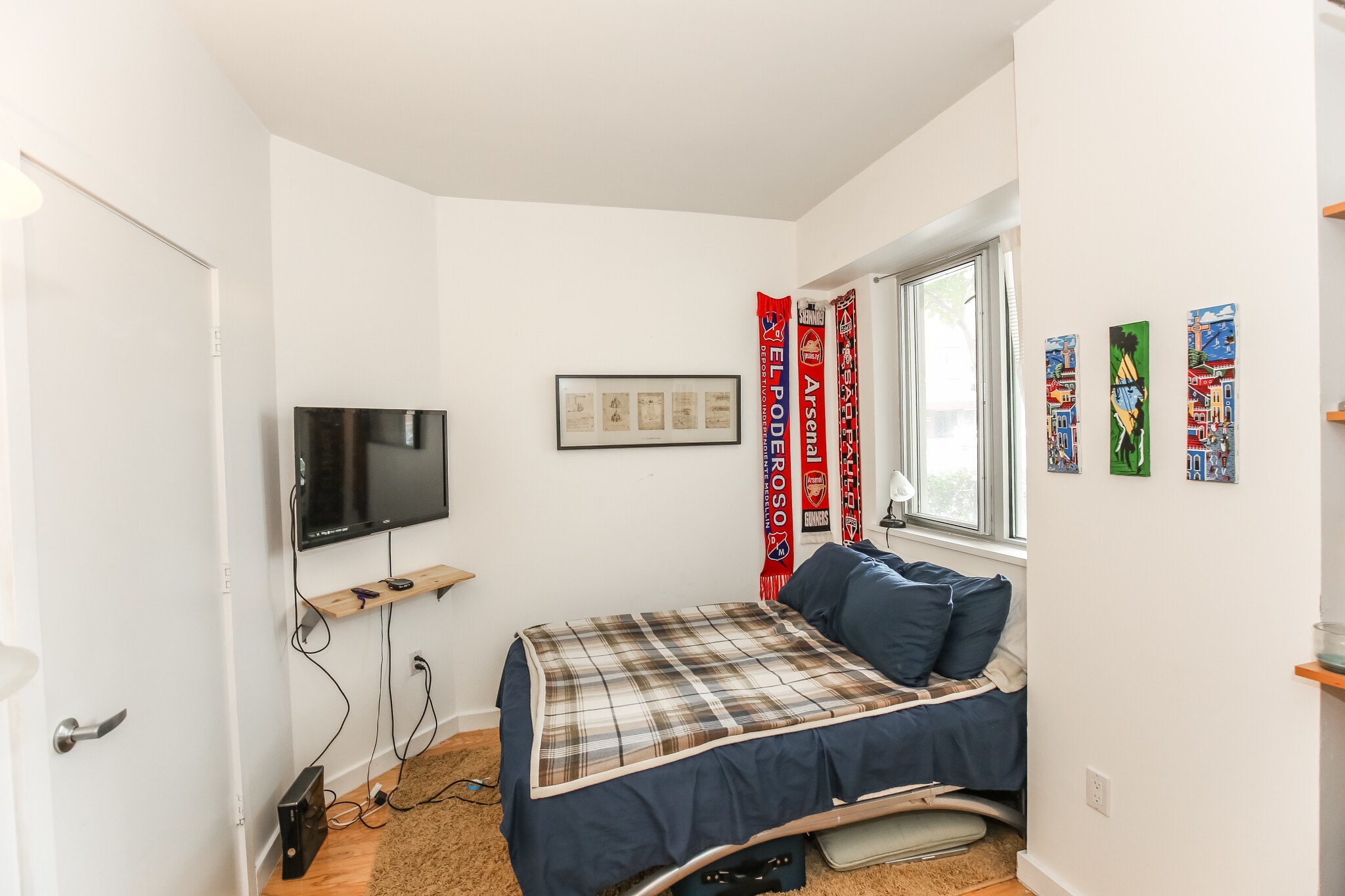 2nd bedroom, closet door on left and shelving on right (not visible) - 1300 13th St NW