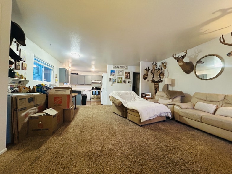 Building Photo - 227 E 12th Ave