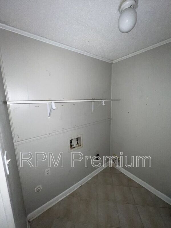 Building Photo - 5106 Tristian Ave