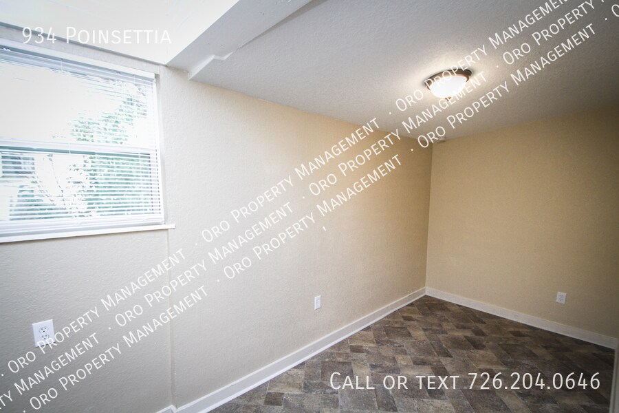 Building Photo - 934 Poinsettia-