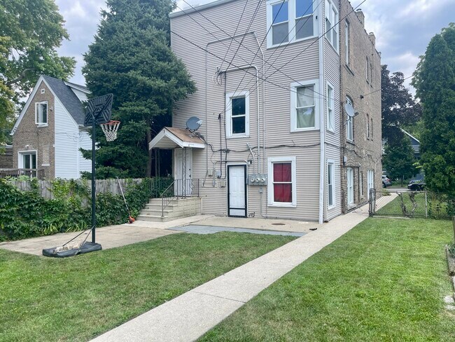 Building Photo - 1408 Kenilworth Ave