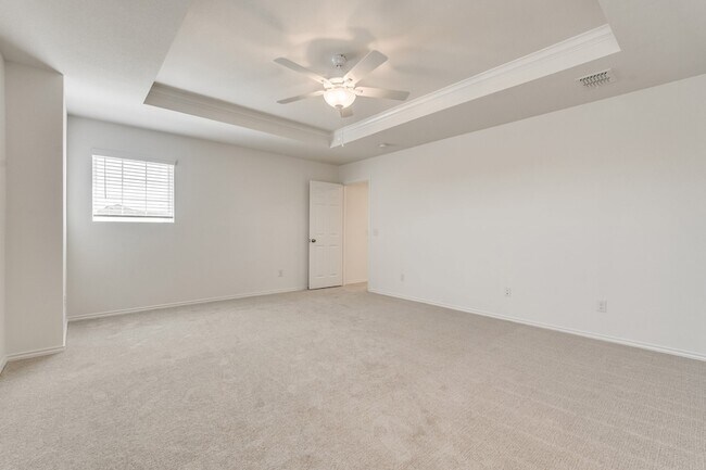 Building Photo - 16048 Isles Dr