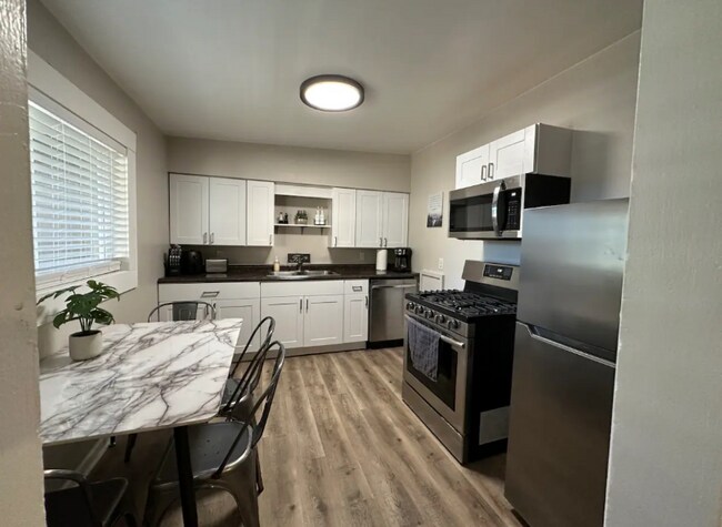 Building Photo - 8220 W Hwy 24