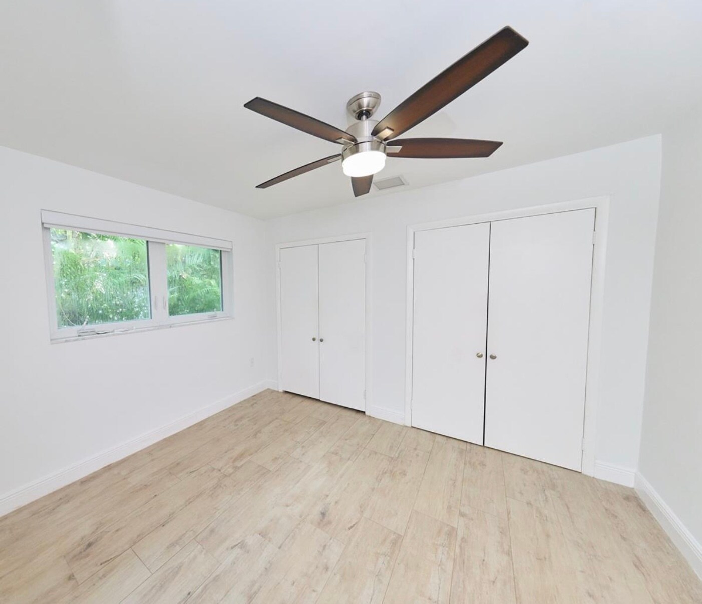 Building Photo - 455 NE 55th St
