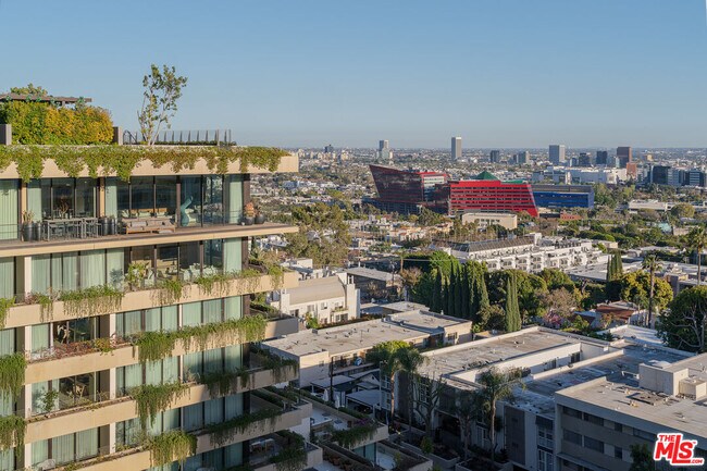Building Photo - 9040 W Sunset Blvd