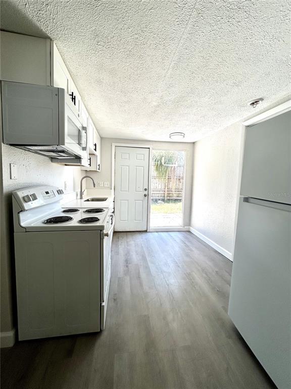 Building Photo - 8216 Krag Dr