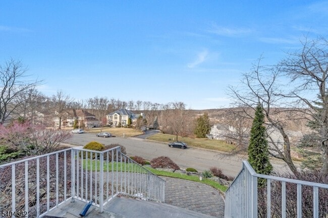 Building Photo - 19 Lea Pl