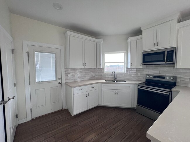 Building Photo - SUPER LOW PRICED - 2bed/2bath Apartment in Edinburg. Don't Miss Out!