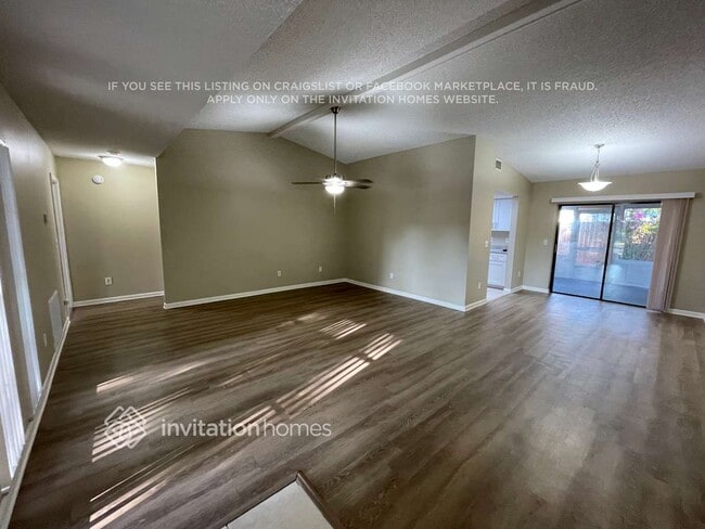 Building Photo - 14734 Oak Vine Dr