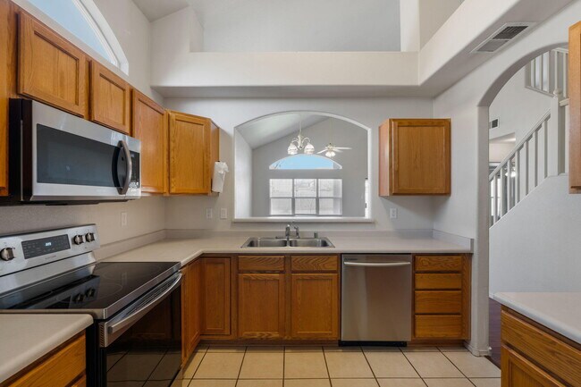 Building Photo - 7351 Sidewinder Dr NE