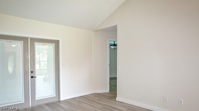 Building Photo - 4053 Seaoats Ln