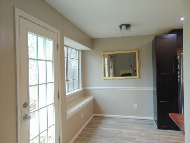 Building Photo - 1809 Edinburg Ave