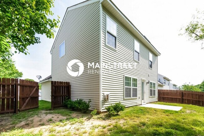 Building Photo - 3 Bedroom Pet-Friendly Home in Mooresville, NC with Main Street Renewal