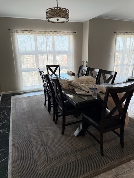 Dining table and chairs included - 250 President St